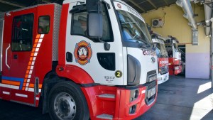 Se incendió una vivienda y un hombre tuvo que ser asistido, en Regina