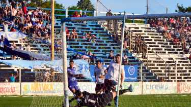 El clásico se disputará en cancha de Atlético Regina a partir de las 16 (Foto: Archivo/ Nestor Salas)