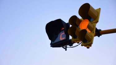 Lo embistió en Roca y lo dejó con una lesión del 24%: la Justicia ordenó indemnizarlo. Roto Archivo.