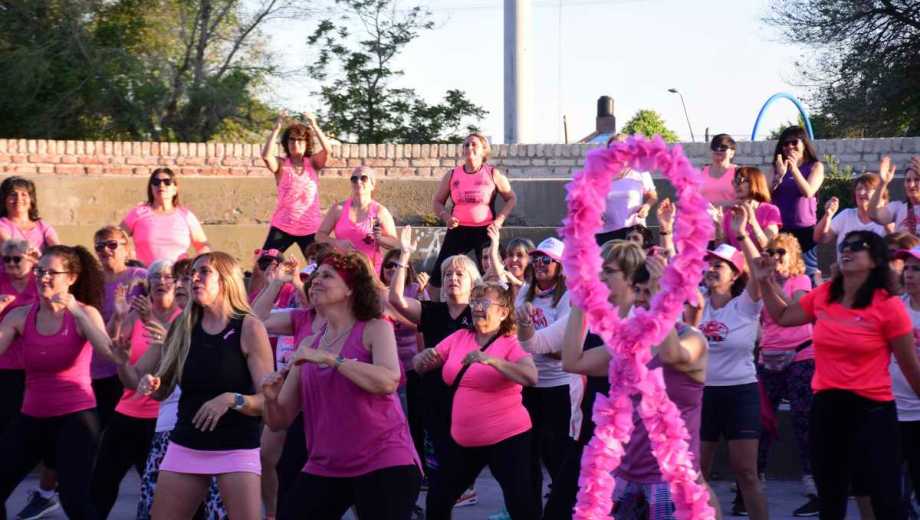 El 18 de octubre todas convocadas a la plaza San Martín para concientizar sobre el cáncer de mama. Foto: ilustrativa. 