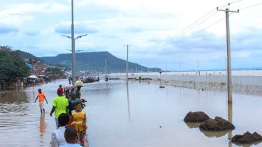 hay poblaciones asoladas por las inundaciones en Nigeria. Foto: AP