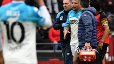 Emiliano Vecchio estará fuera de las canchas por, al menos, seis meses.