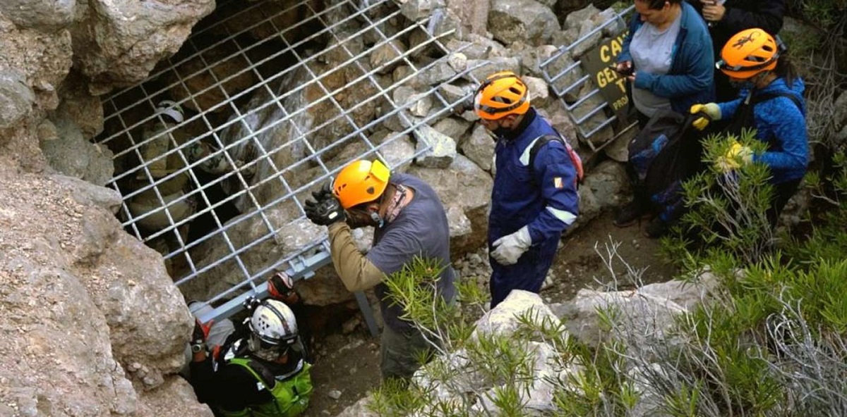 El turismo que se quiere aplicar en Neuquén, para visitar cavernas, se llama "espeleoturismo". (Foto Neuquén informa).-