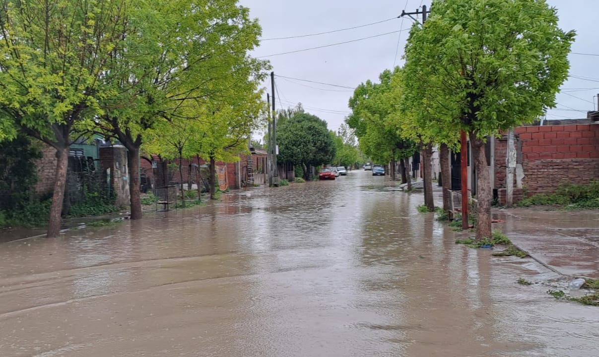 As{i quedaron algunas de las calles en la capital rionegrina tras el paso de las lluvias. 