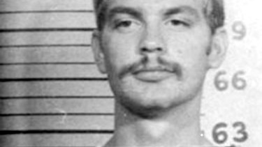 Dahmer en la vida real, un asesino que cometió horrores con sus 17 víctimas fatales.