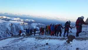Subir al volcán Domuyo y conquistar la cumbre más alta de la Patagonia: la temporada ya comienza