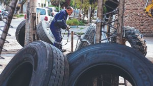 Transporte en crisis por la falta de neumáticos: preocupa la continuidad del servicio en Roca
