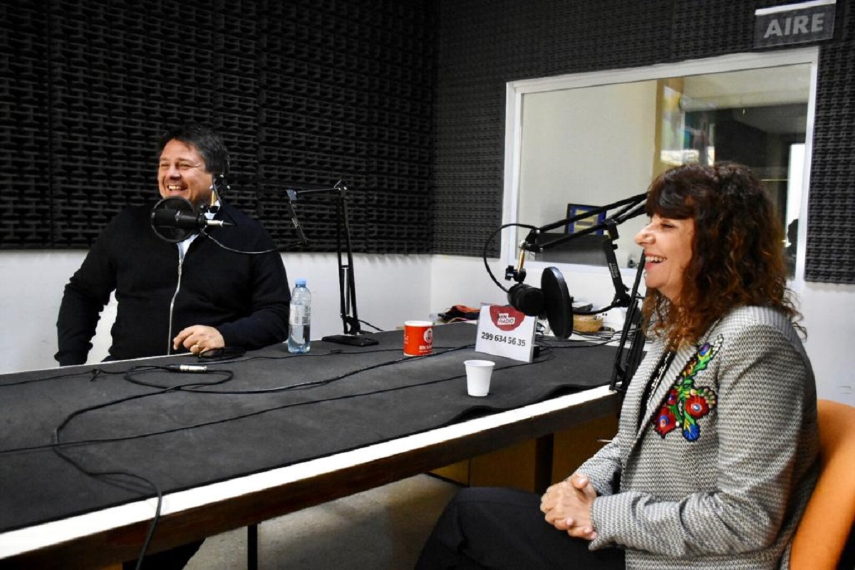 Gaido y la secretaria Pasqualini visitaron los estudios de RN Radio. Foto: Matías Subat.