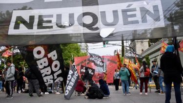 Planes sociales: reciente movilización de organizaciones en la ciudad de Neuquén. Foto: Matías Subat.