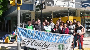 Trabajadores de la AIC. Foto: Florencia Salto.