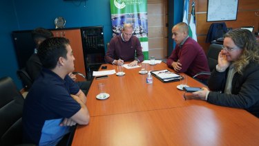 La reunión se desarrolló hoy y fue encabezada por el presidente de la Legislatura Alejandro Palmieri y el  secretario general de la Asociación de Empleados Legislativos -APEL-, Gustavo Morón.