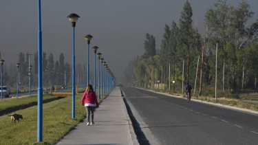 Roca amaneció con una cortina de humo por la lucha contra una extensa helada
