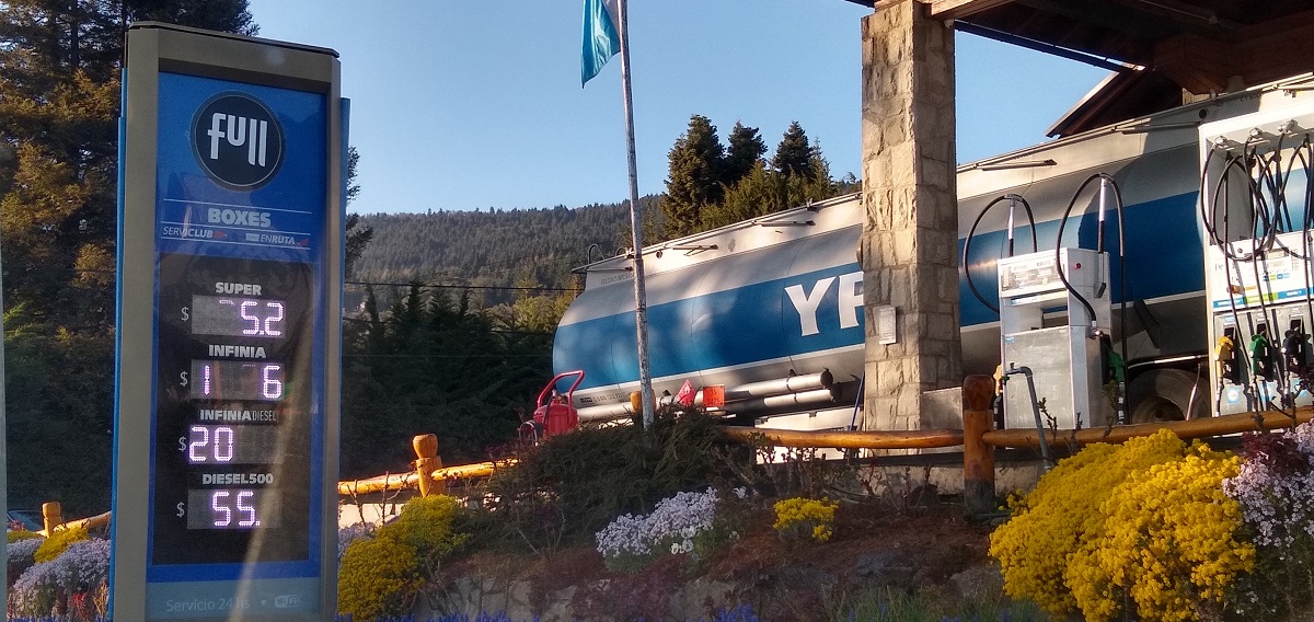 Los combustibles de YPF tuvieron una suba del 6% promedio en Bariloche, a partir de este jueves. Foto: archivo