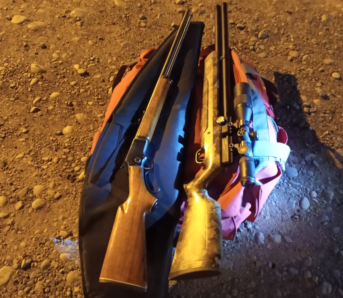 Dos rifles con municiones fueron secuestrados anoche en Ruta 22. Foto: gentileza