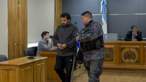 Suman 38 víctimas de la banda que estafaba con viviendas del IPPV y lotes en Bariloche