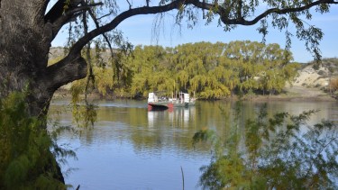 El servicio de balsa tendrá costo para las empresas que extraen arenas para Vaca Muerta.