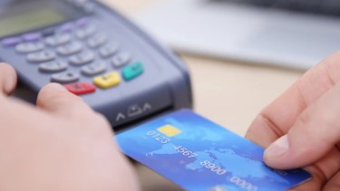El Banco Nación lanzará una promoción de descuentos de hasta 35% y cuotas sin interés en comercios adheridos, en compras realizadas a partir de mañana y hasta el 18 de diciembre próximo.-