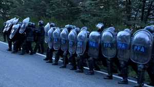 Operativo en Mascardi: piden la renuncia de Aníbal Fernández «por la cacería de gente mapuche»