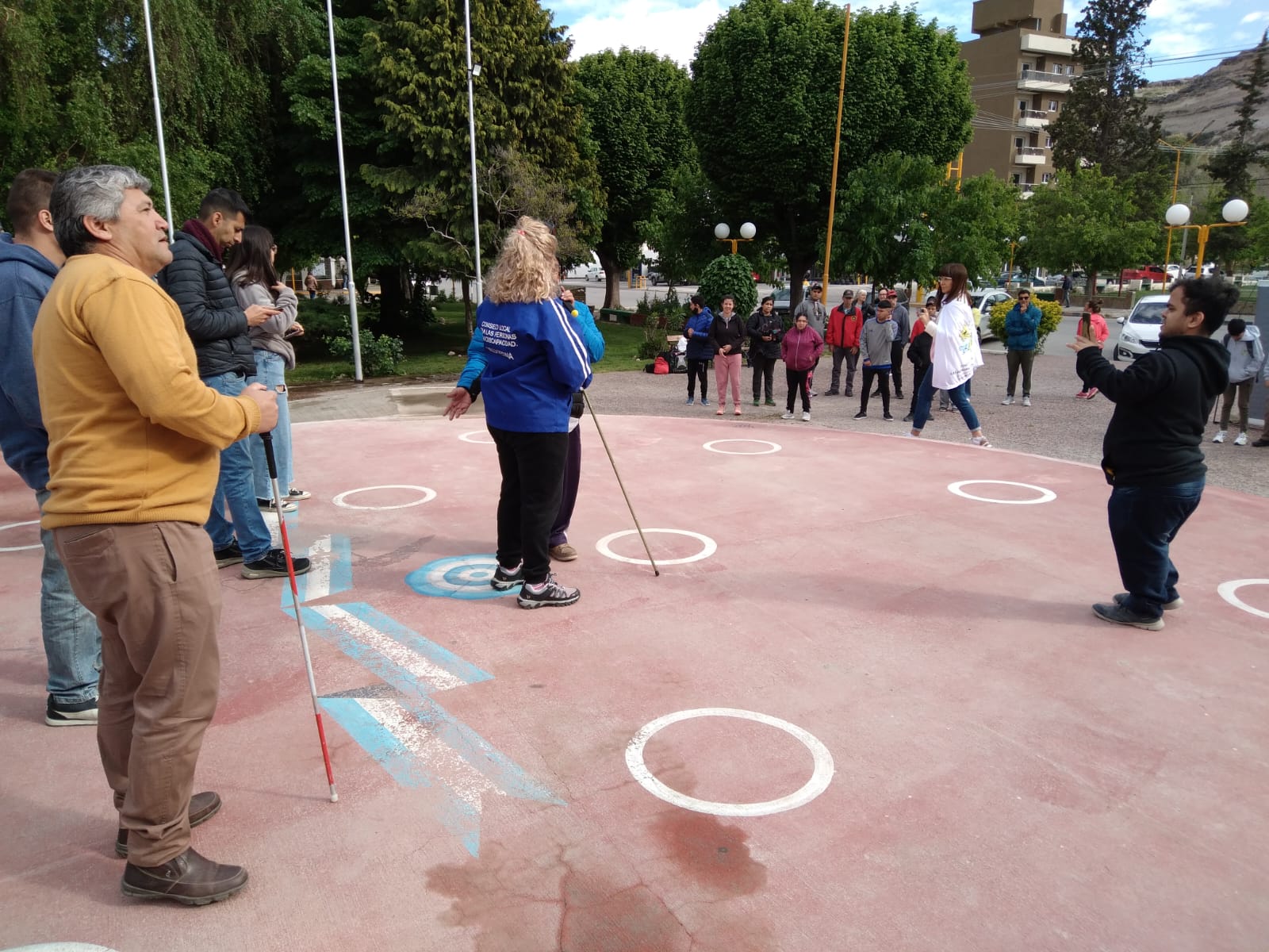 Organizado por el Consejo para Personas con Discapacidad, se conmemora el Día del Bastón Blanco en Regina. (Foto Pablo Accinelli)