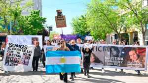 Crimen de Agustina: «Entreguen al asesino o lo hará el pueblo», advirtió la mamá