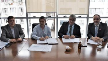 El Ministerio de Obras Públicas aportará el financiamiento para ampliar la red de cloacas a un barrio de Chichinales. 