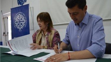 La firma se realizó ayer durante un acto en la Facultad de Turismo. Foto: Prensa Unco