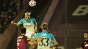 Polémica: Copetti y una ¿mano? que el árbitro no revisó en Lanús-Racing