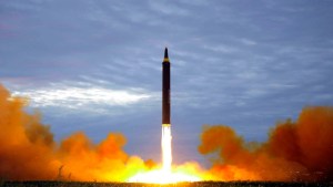 Corea del Norte lanza otro misil el mar y crece la tensión