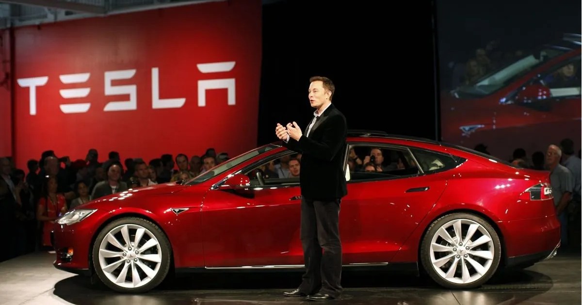 Tesla despide a más del 10% de su personal a nivel mundial a medida que caen las ventas thumbnail
