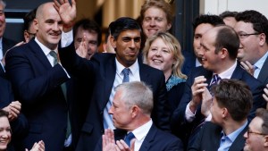 Quién es Rishi Sunak, el sorpresivo nuevo primer ministro de Reino Unido