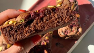 Barrita o mini budines de frambuesas y pistachos