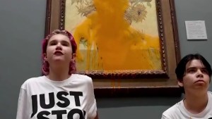 Del tortazo a la sopa de tomate: un año de protestas y ataques a obras de arte