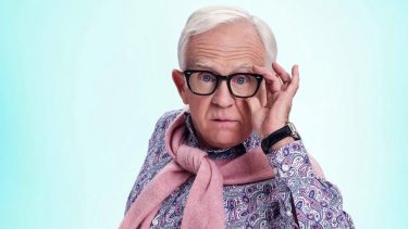 Leslie Jordan es reconocido por su paso en series como "Will & Grace" y "American Horror Story".-