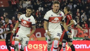 Patronato ganó y sigue con chances de salvarse, Mateo Retegui metió otro doblete para Tigre