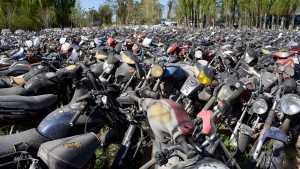 La municipalidad quiere revisar si las motos secuestradas en Neuquén por ruidos molestos son «robadas»