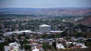 El municipio neuquino en el Oeste y los barrios aledaños recuperaron la luz a las 12,15 (foto archivo Matías Subat)