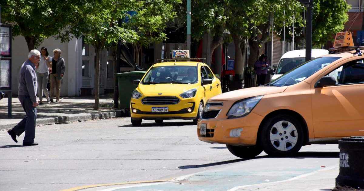 Los taxistas de Neuquén preocupados por los taxis no autorizados thumbnail