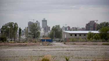 Hay una constante presentación de privados para lotear e invertir en desarrollos urbanos en la zona de Valentina, el área más cercana al río (foto Matías Subat)