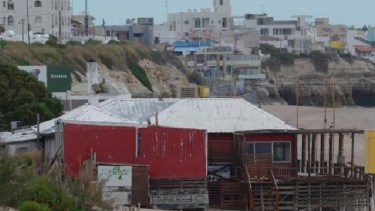 Las Grutas: solo dos paradores deben más de 40 millones de pesos