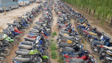 Más de 1.500 vehículos permanecen retenidos por el no pago de las multas de tránsito.