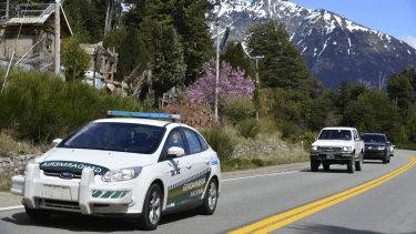 Se implementan cortes de tránsito y permiten el paso a cada hora. Foto: Chino Leiva