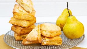 Scons de mascarpone y peras con el toque de Mauricio Asta