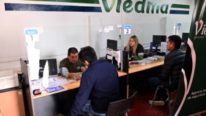 Sin insumos, en Viedma no se entregan licencias de conducir