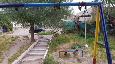 Vecinos de Centenario denuncian la falta de mantenimiento de la plaza barrial. Foto: gentileza