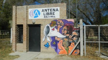Piden que se avance en casos de acoso y amenazas denunciados en la radio universitaria de Roca. Foto: ilustrativa