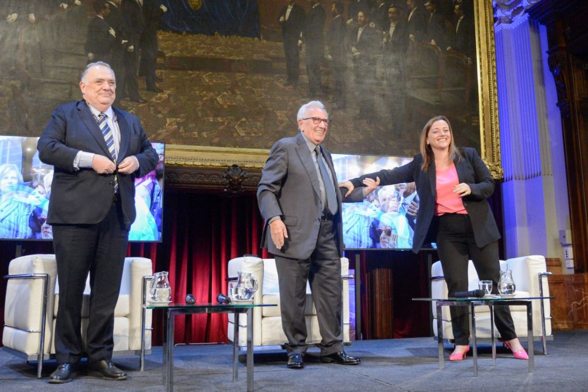 Héctor Recalde recibió la mención de honor "Juan Bautista Alberdi”. Foto: Cámara de Diputados de la Nación
