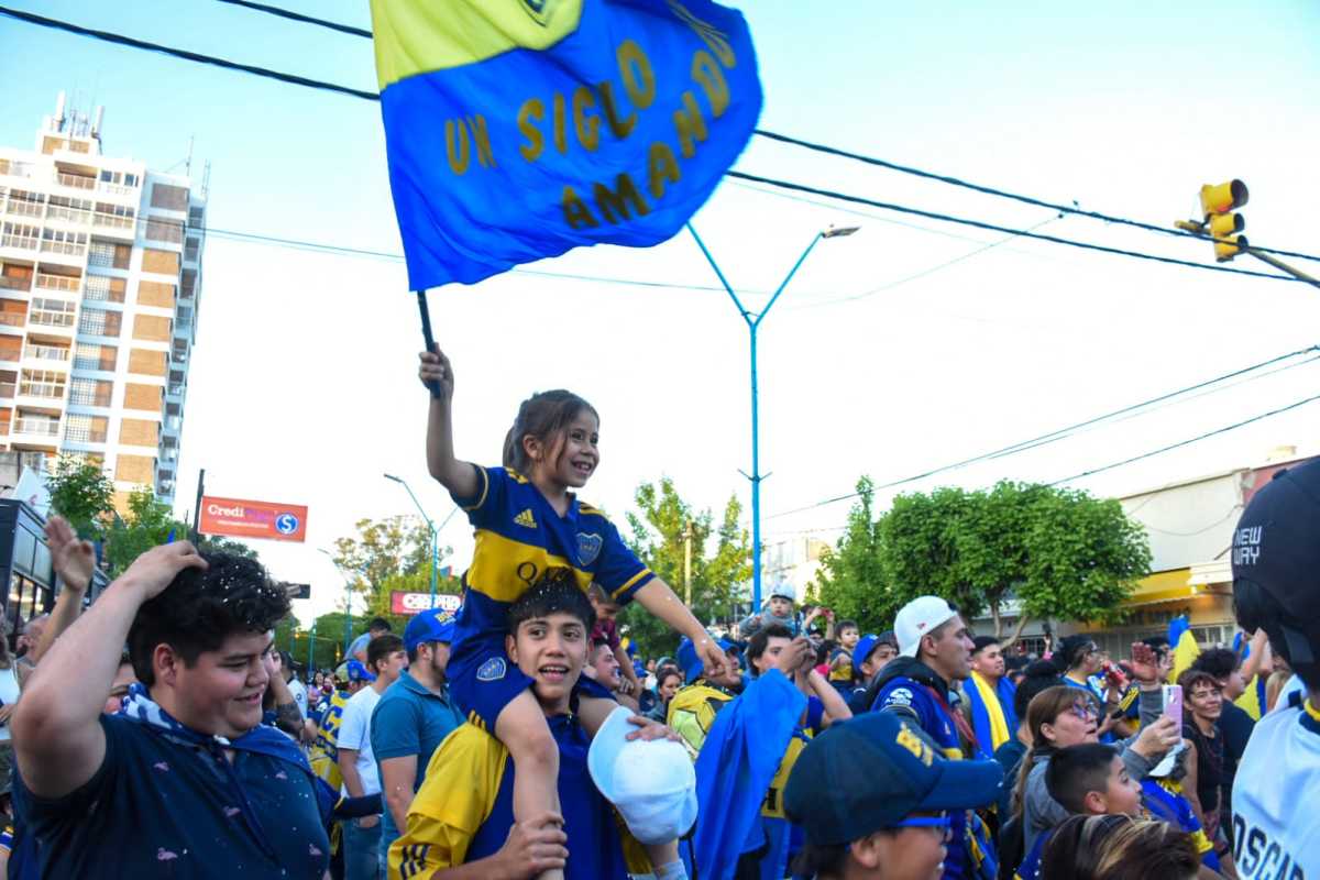 Boca campeón y los festejos: en el centro de Roca quemaron una moto ...