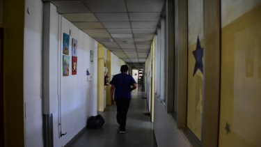 La situación de los hospitales fue parte del análisis deThallasselis en sus reuniones. Foto Archivo.