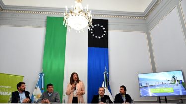 Carreras encabezó el acto que se realizó en el Salón Gris de Casa de Gobierno. Foto: Marcelo Ochoa