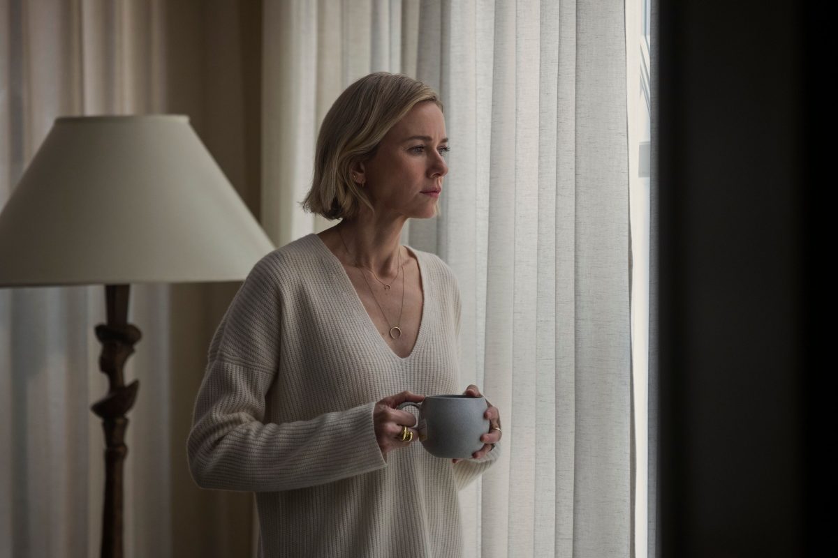Naomi Watts interpreta a la esposa de la familia, Nora Brannock, víctima del hostigamiento de "El Vigilante".-